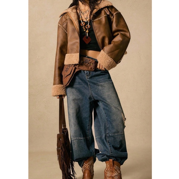 Cozy Sherpa Lined Vegan Leather Zip up Oversized Jacket - Picture 7 of 7